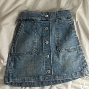 Old navy jean skirt          Size- S (6-7)